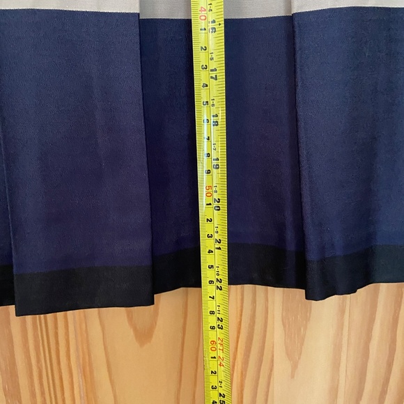 Ann Taylor pleated skirt (size 10) - Picture 4 of 8